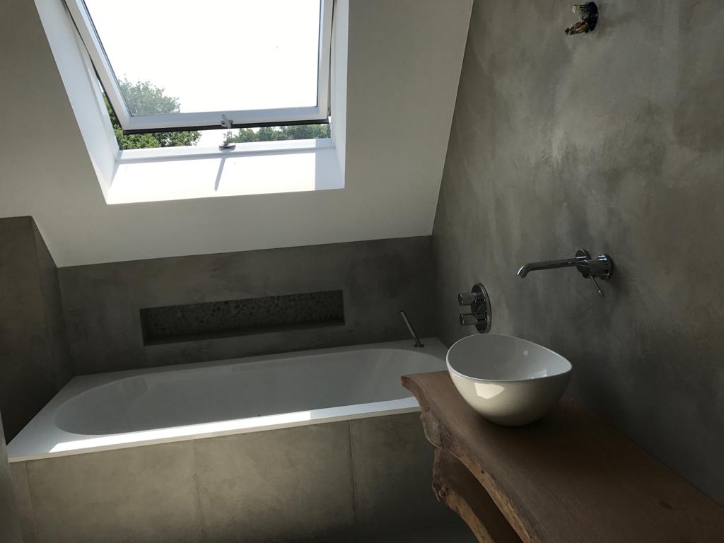 Badkamer wanden voorzien van Beton Cire