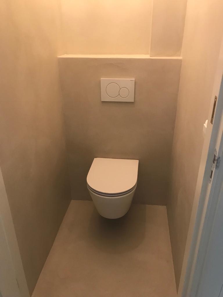 Toilet voorzien van Beton Cire
